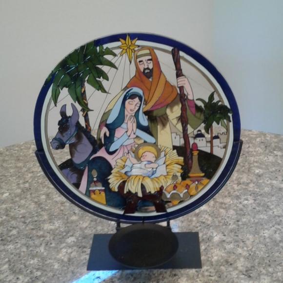 Nativity scene with place to put a candle behind - Picture 2 of 2